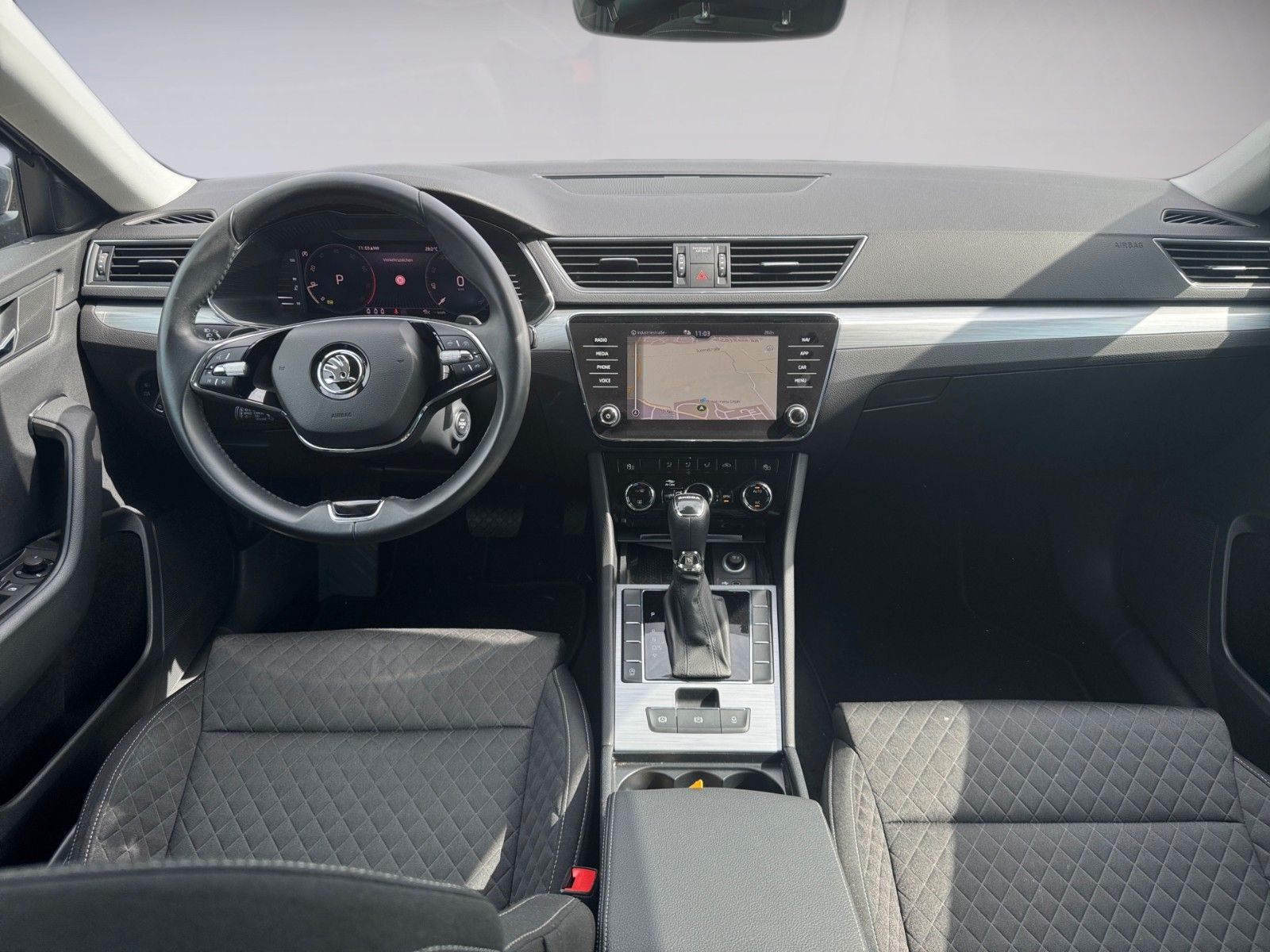 Fahrzeugabbildung SKODA Superb Combi Ambition 1.5 TSI