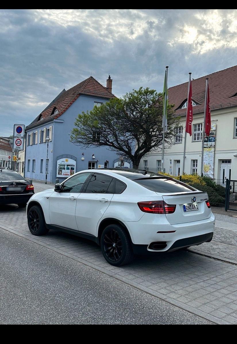 BMW X6 M50