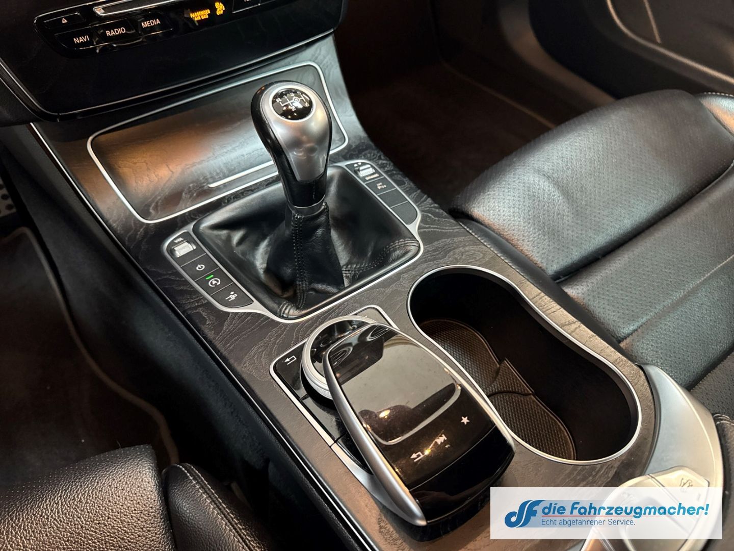 Fahrzeugabbildung Mercedes-Benz C 200 Cabrio AMG Sportpaket LED Mehrzonenklima F