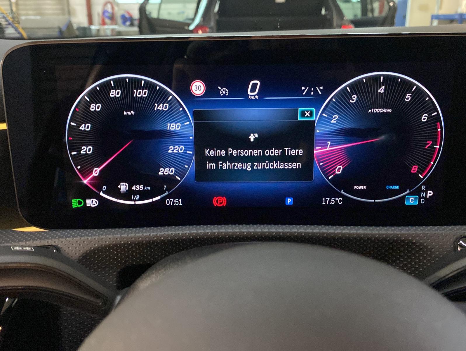 Mercedes-Benz A-Class AMG Line 7G Tronic*Navi*DAB*KeyGo*MBUX*, миниатюра 13