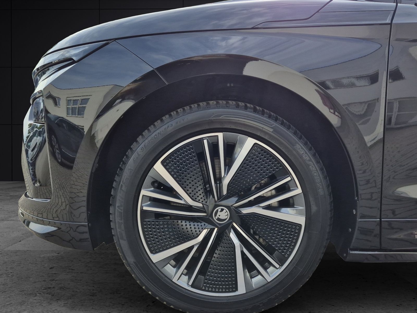Fahrzeugabbildung SKODA Enyaq Coupé 85 Loft Matrix AHK WäPu Navi Pano AC