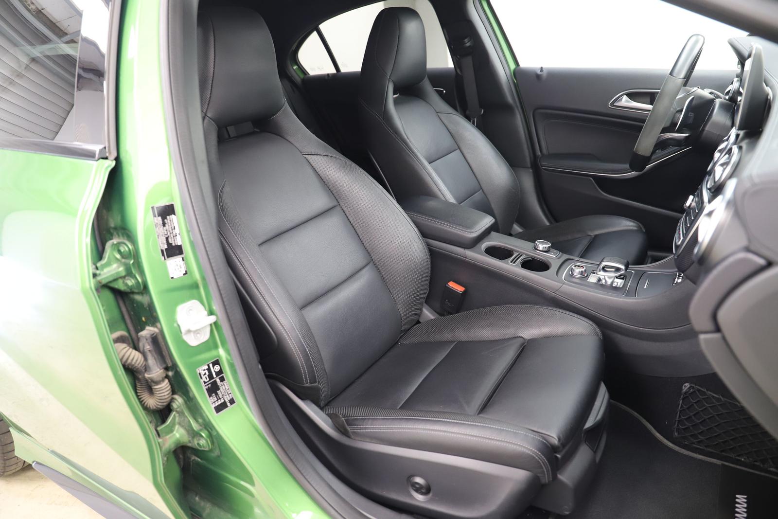Mercedes-Benz A 45 AMG 381PS 4Matic Carplay Memory Pano PAGA