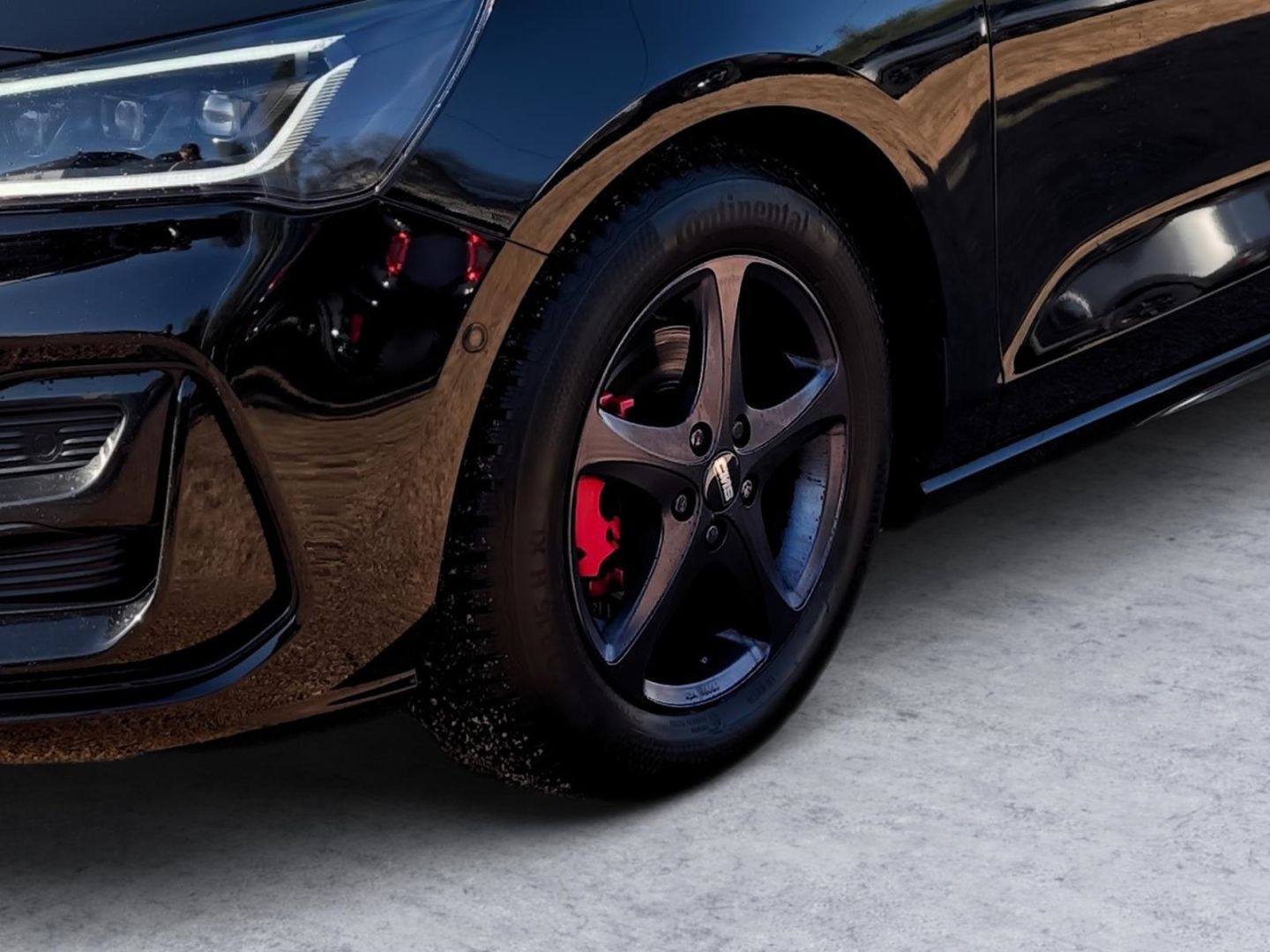 Fahrzeugabbildung Ford Focus Turnier ST-Line X AHK-klappbar Navi Matrix