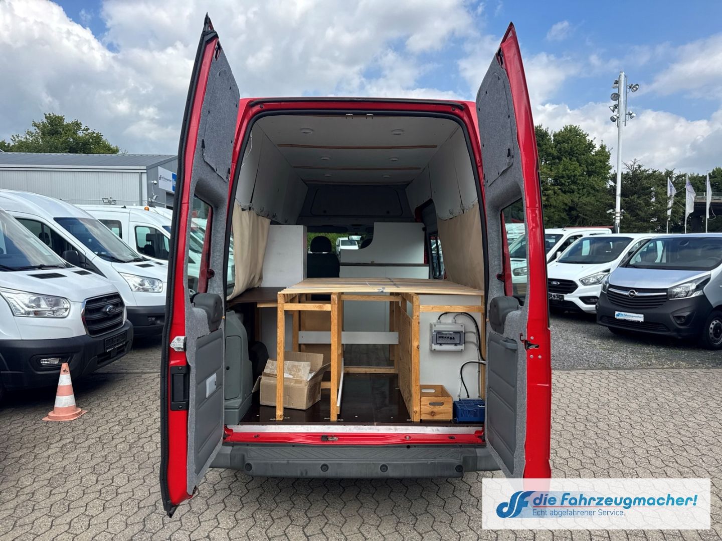 Fahrzeugabbildung Ford Transit Kombi FT 300 L 2.2 TDCI DPF Tel.-Vorb. P