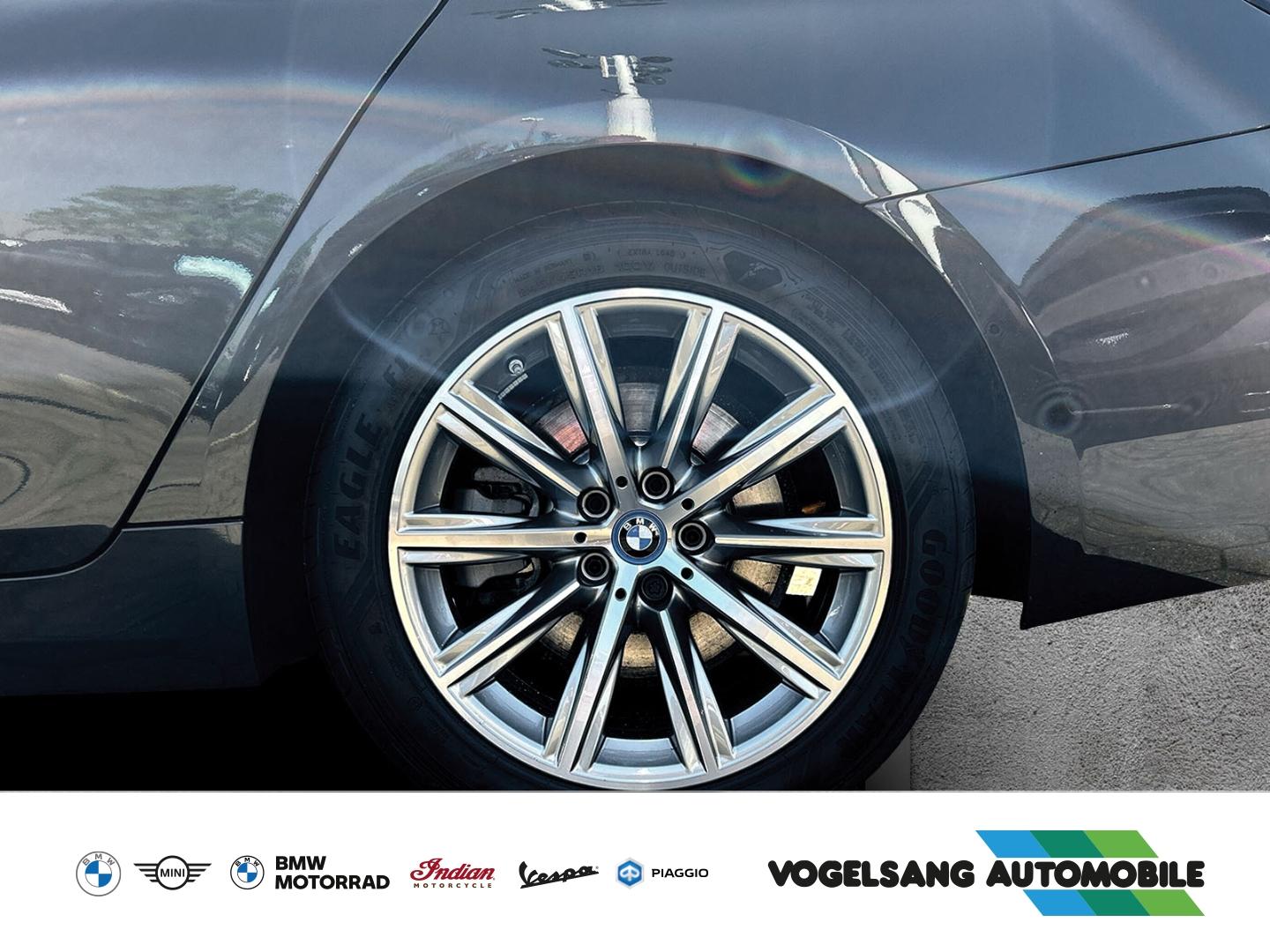 BMW 530 e Touring Panorma Komfortsitze Head-Up WLAN 