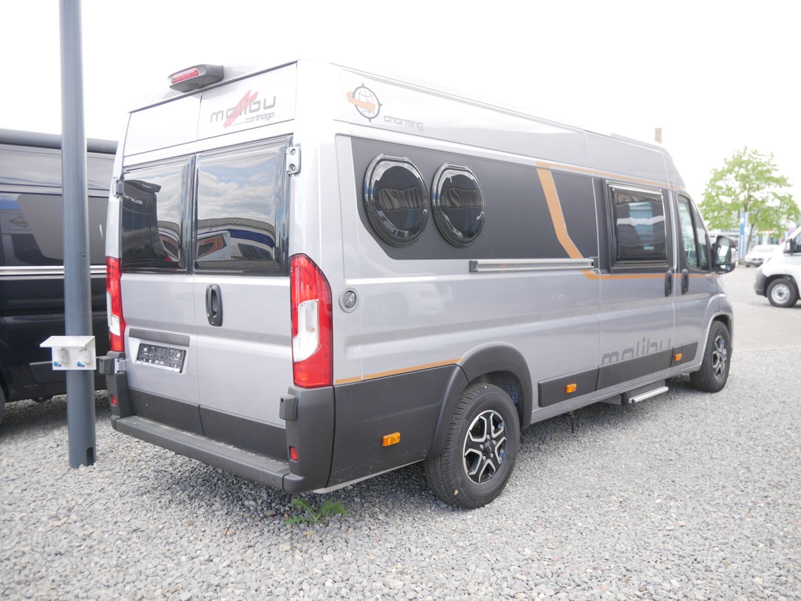 Fahrzeugabbildung Malibu Van first class - two rooms 640 LE RB D6E,Navi