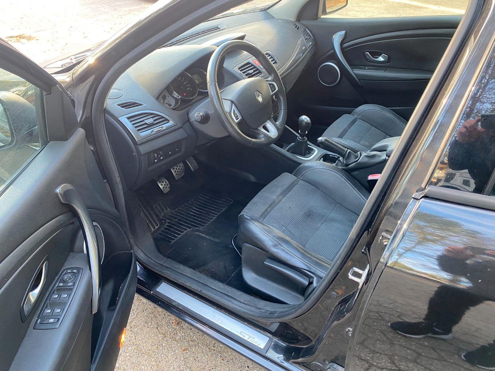 Renault Megane 2010 — photo 11