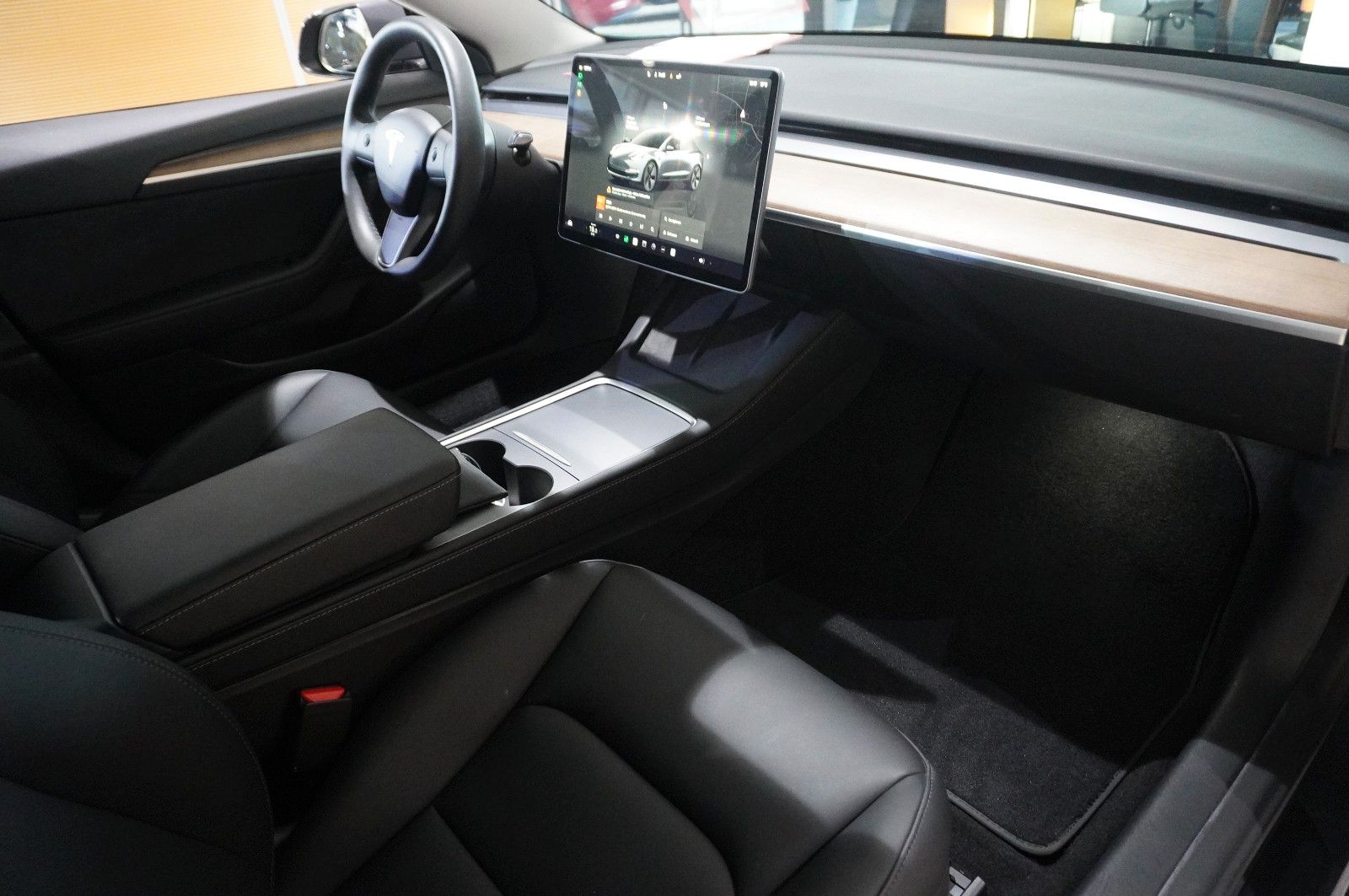 Fahrzeugabbildung Tesla Model 3 LONGRANGE DUAL-MOTOR NAVI/KAMERA/SHZ/AMD