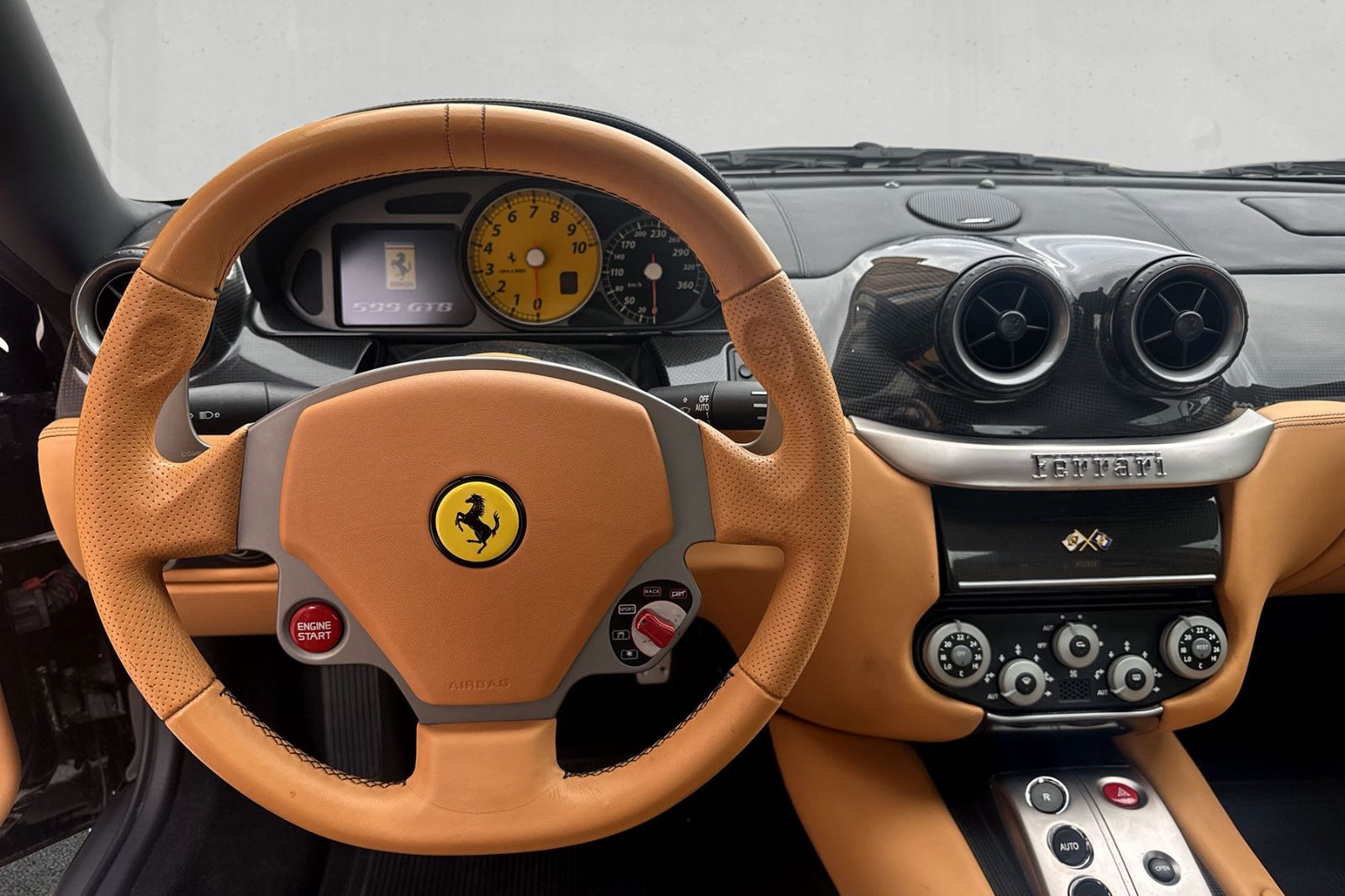 Fahrzeugabbildung Ferrari 599 GTB F1*Challenge Felgen*Embleme