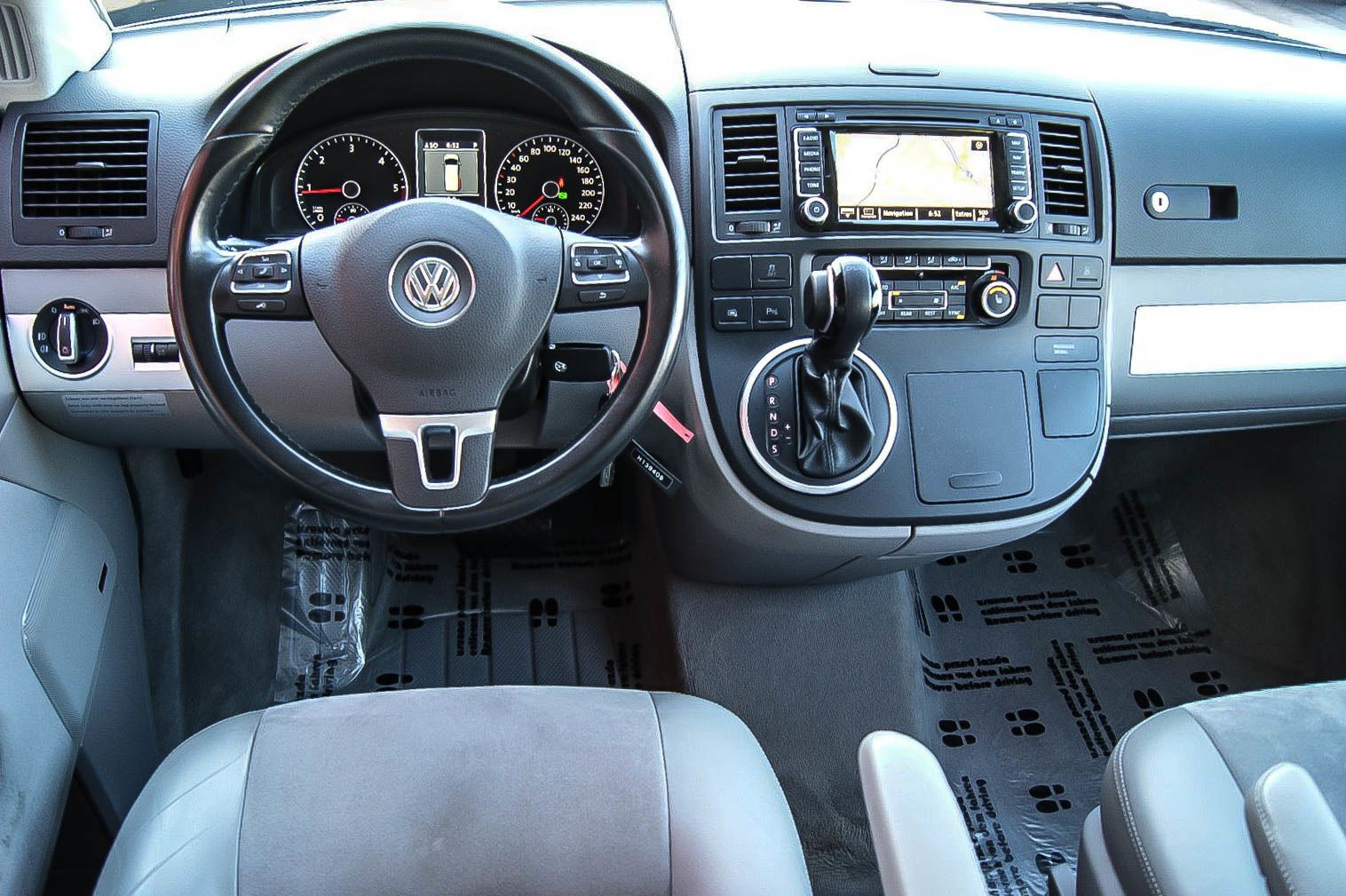 Fahrzeugabbildung Volkswagen T5 California EUROPE 4-Motion 20TDI AUFSTELLDACH