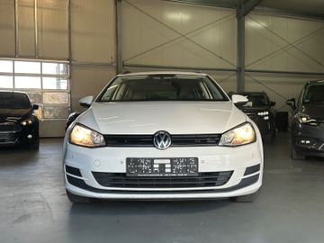 Volkswagen Golf - 2