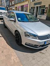 Volkswagen Passat 2.0 TDI Comfortline BlueMotion Tech C... - Volkswagen Passat aus 2012 mit Diesel-Antrieb: Limousine