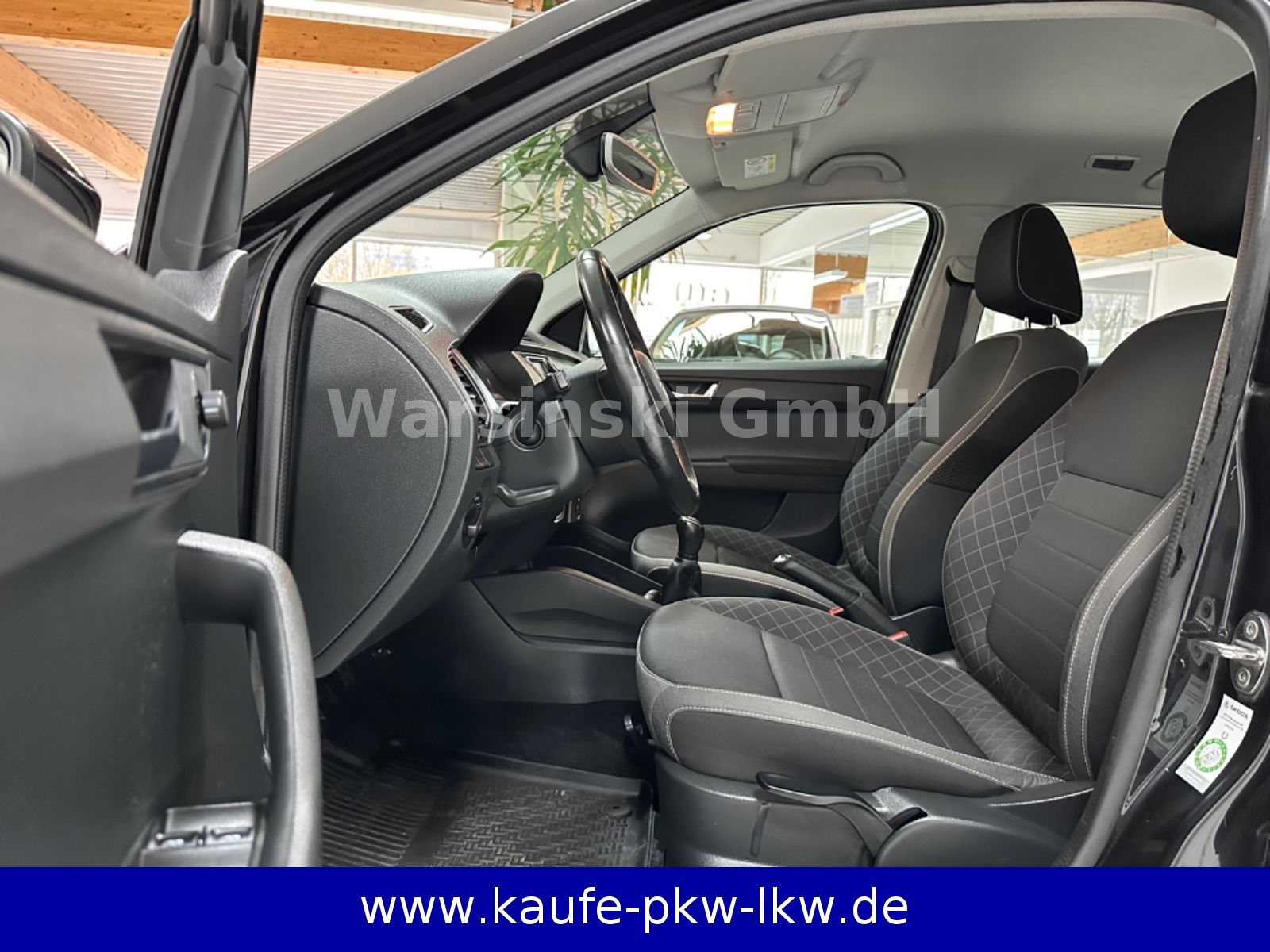 Fahrzeugabbildung SKODA Fabia Combi Ambition*CarPlay*SHZ*Tempomart