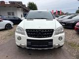 Mercedes-Benz ML -Klasse ML 300 CDI BlueEfficiency 4Matic - Mercedes-Benz ML 300: Cdi 4matic