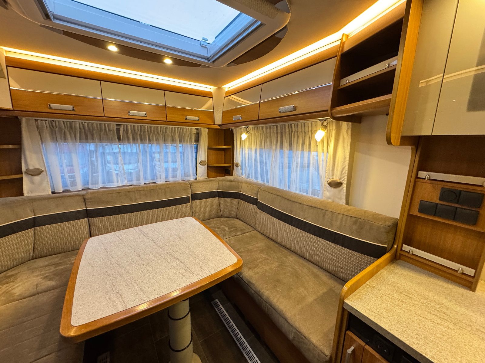 Fahrzeugabbildung Dethleffs ALPA 6820-2 ESPRIT COMFORT AUTOMATIK MEGA VOLL