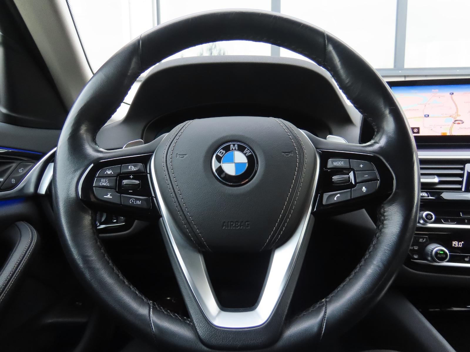 BMW 530e iPerformance Sport Line Leder Ambiente