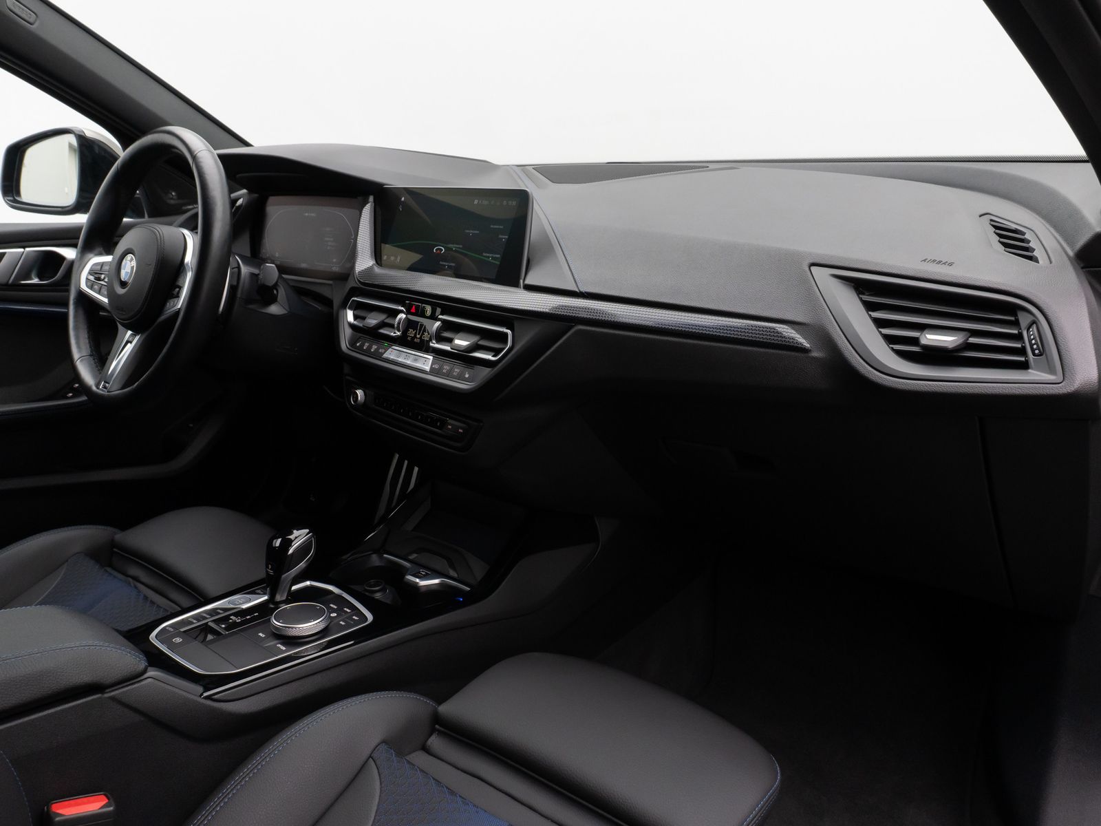Fahrzeugabbildung BMW M135i xD HUD DAB H/K Komfort 19" Lenkradheizung