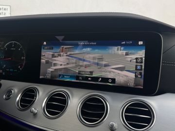 Mercedes E 220 - 11