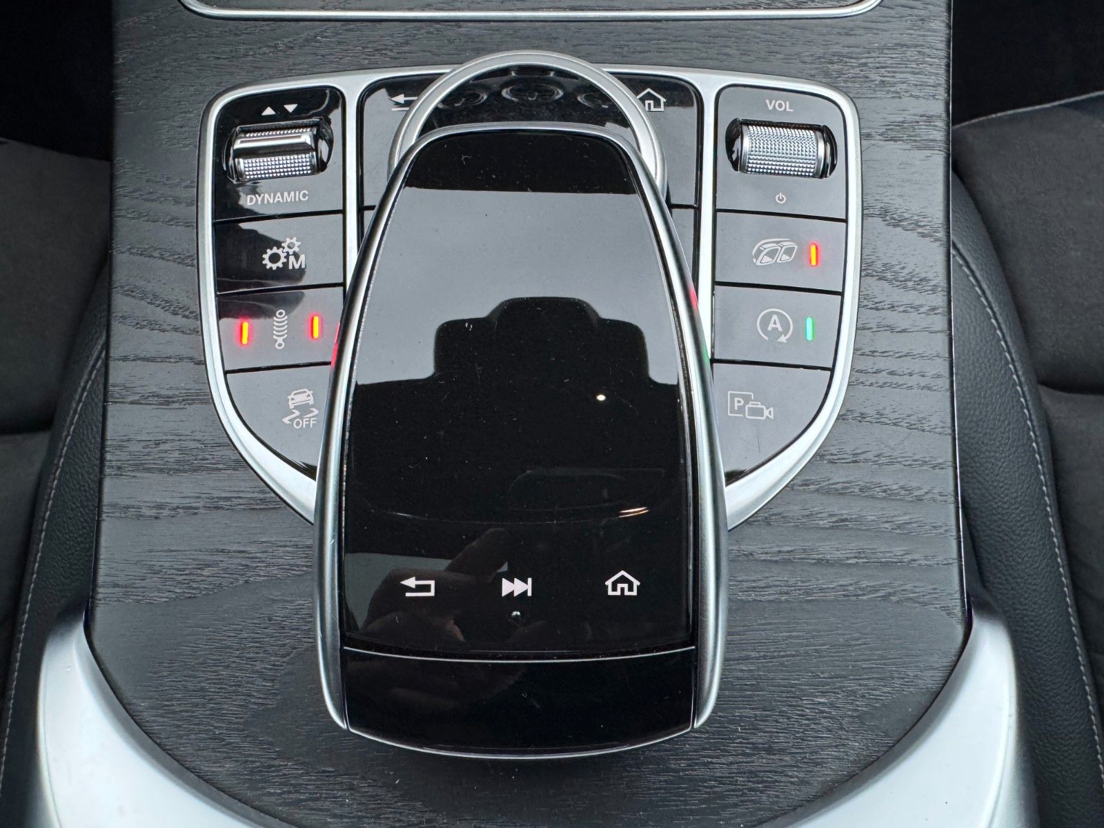 Fahrzeugabbildung Mercedes-Benz C 63 AMG T Pano+Burmester+Distr+Memory+RFK