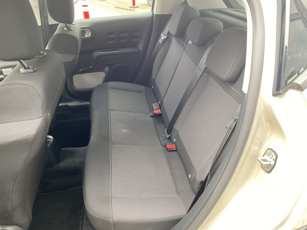 Fahrzeugabbildung Citroën C3 Pure Tech 110 S&S MAX *Navi*Rückf.k.*