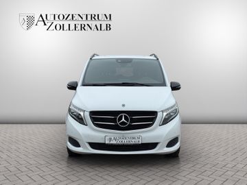 Mercedes V 220 - 2