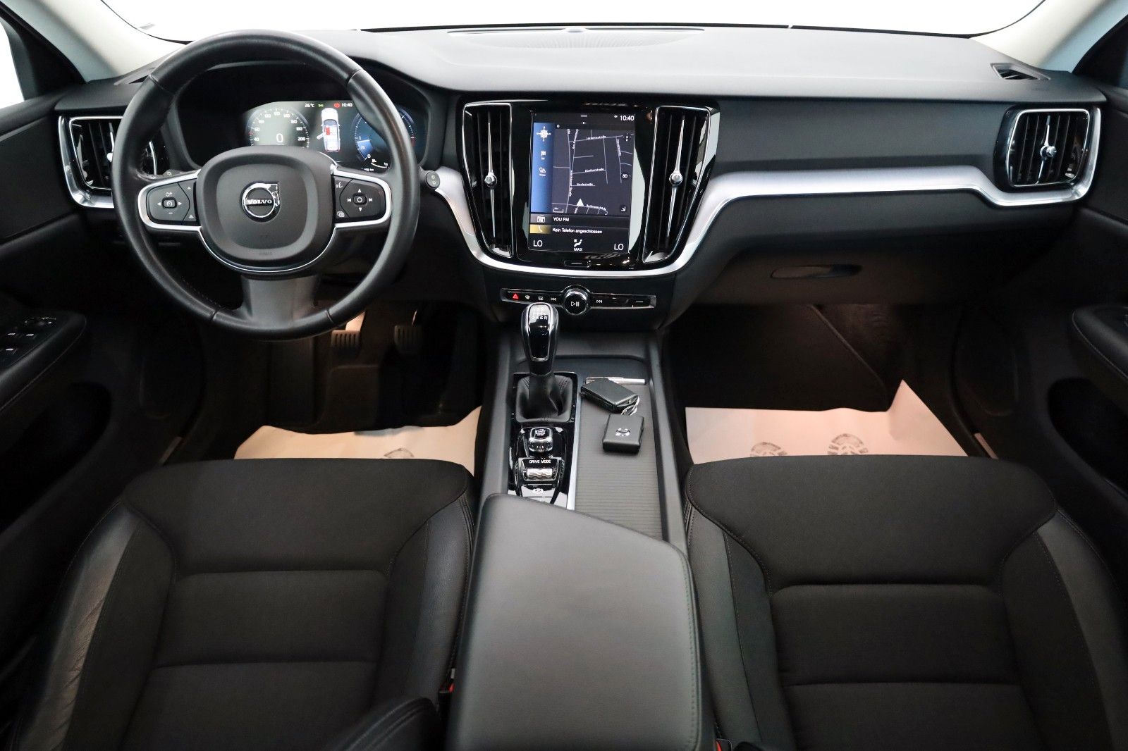 Fahrzeugabbildung Volvo V60 Kombi Momentum Pro T.Leder,Navi,LED,AppleCar