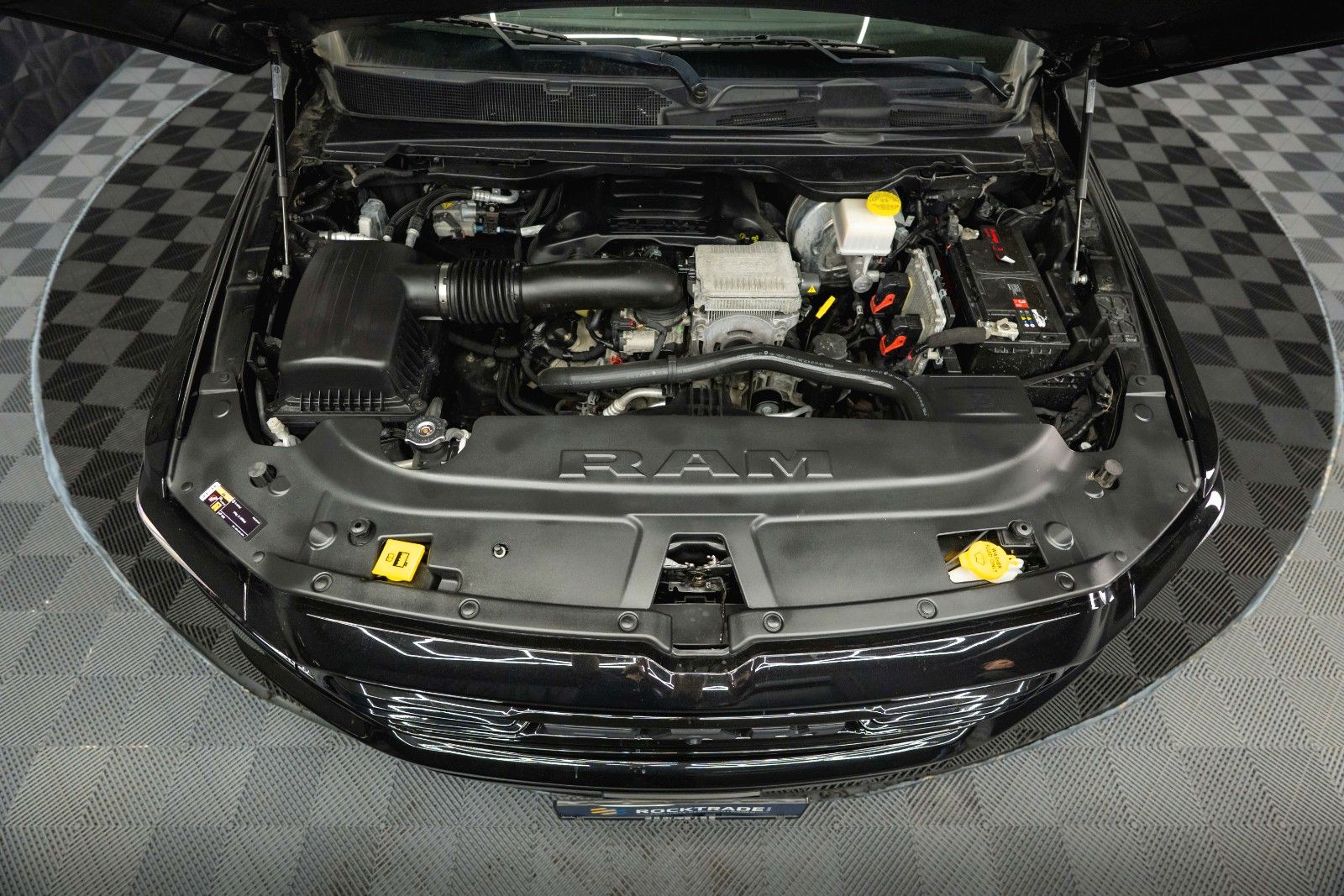 Fahrzeugabbildung Dodge RAM 5.7 V8 HEMI 4x4 REBEL LIMITED RamBox ACC 19%