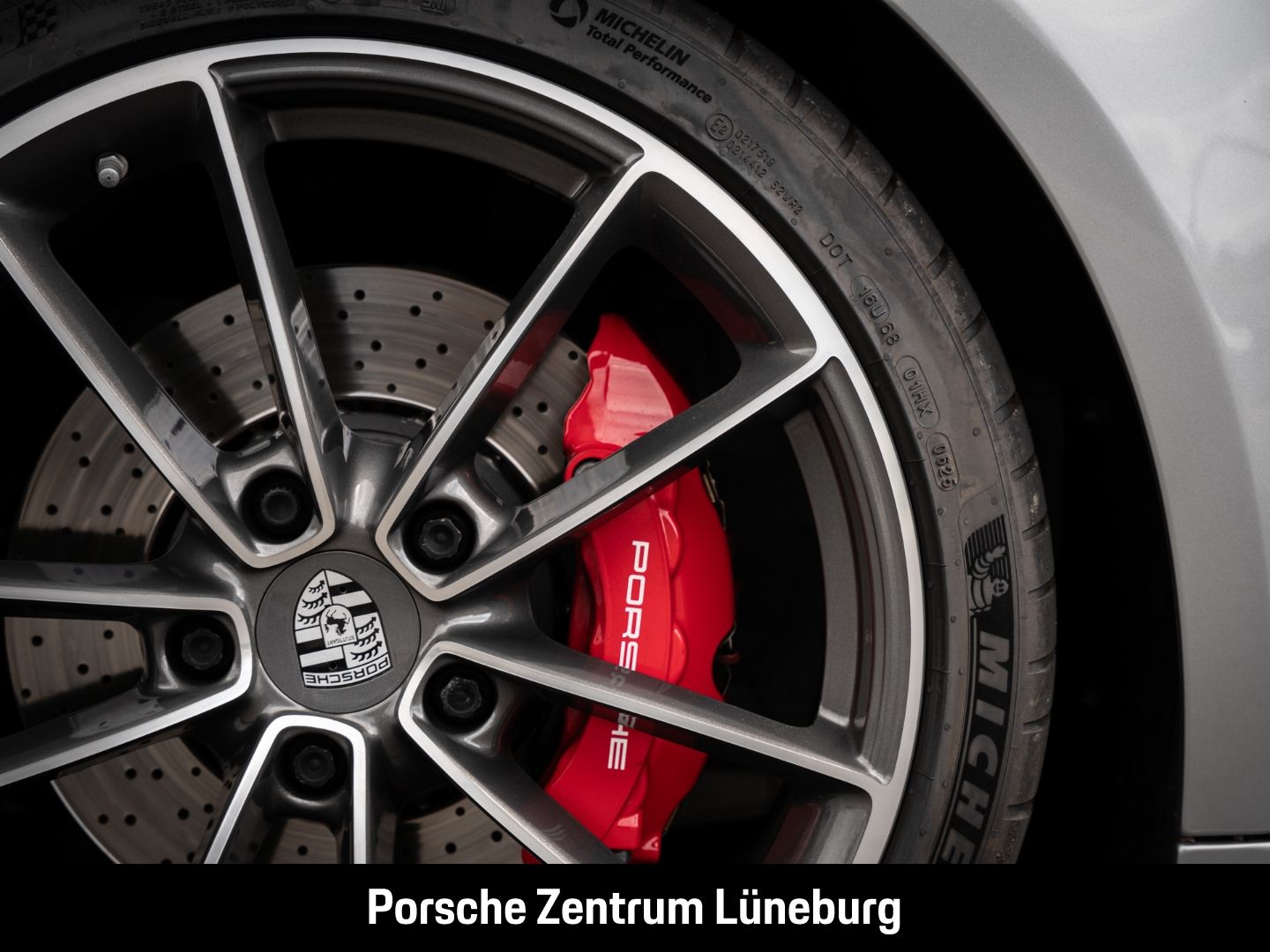 Porsche 992 911 Carrera S InnoDrive Sportfahrwerk BOSE foto 17