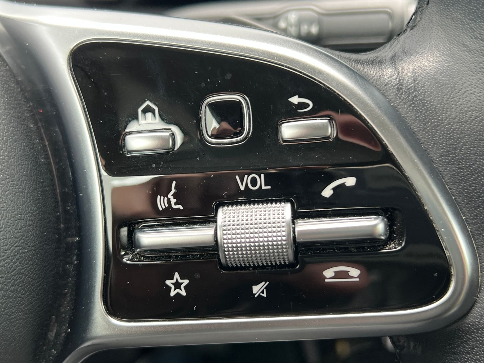 Fahrzeugabbildung Mercedes-Benz A 180 Progressive *LED, Kamera, 17'-LM-GJ*