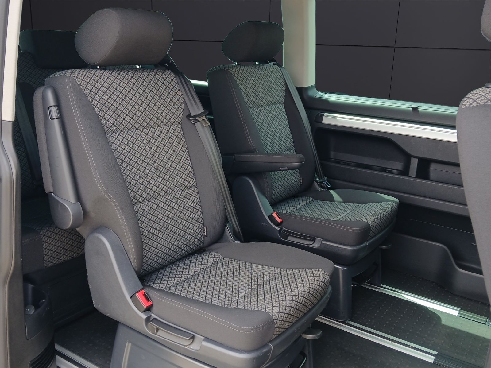 Fahrzeugabbildung Volkswagen T6 Multivan T6.1 TDI Family DSG CarPlay PDC SH