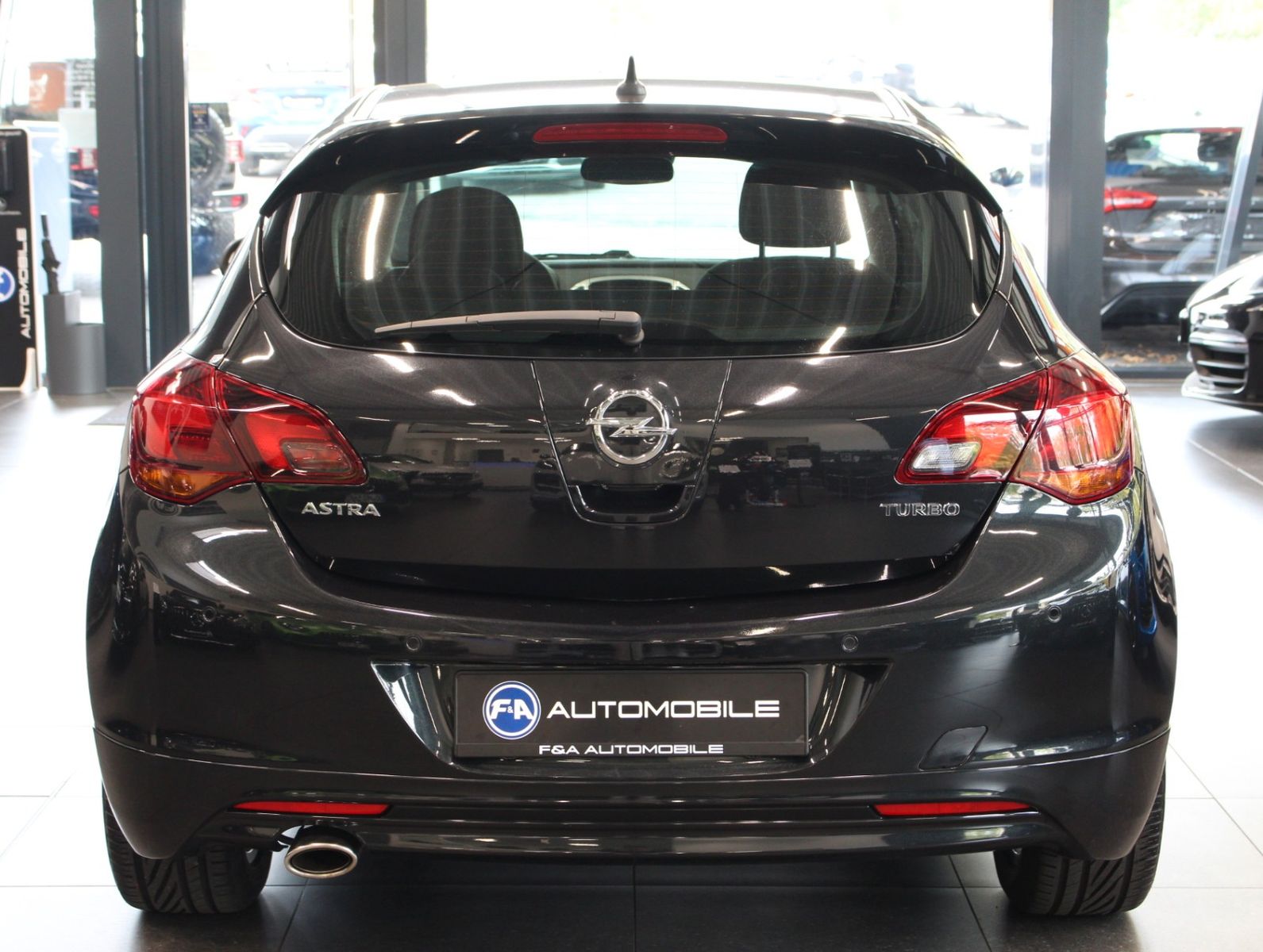 Fahrzeugabbildung Opel Astra 1.6 Edition Sport*Navi*Bi-Xenon*PDC