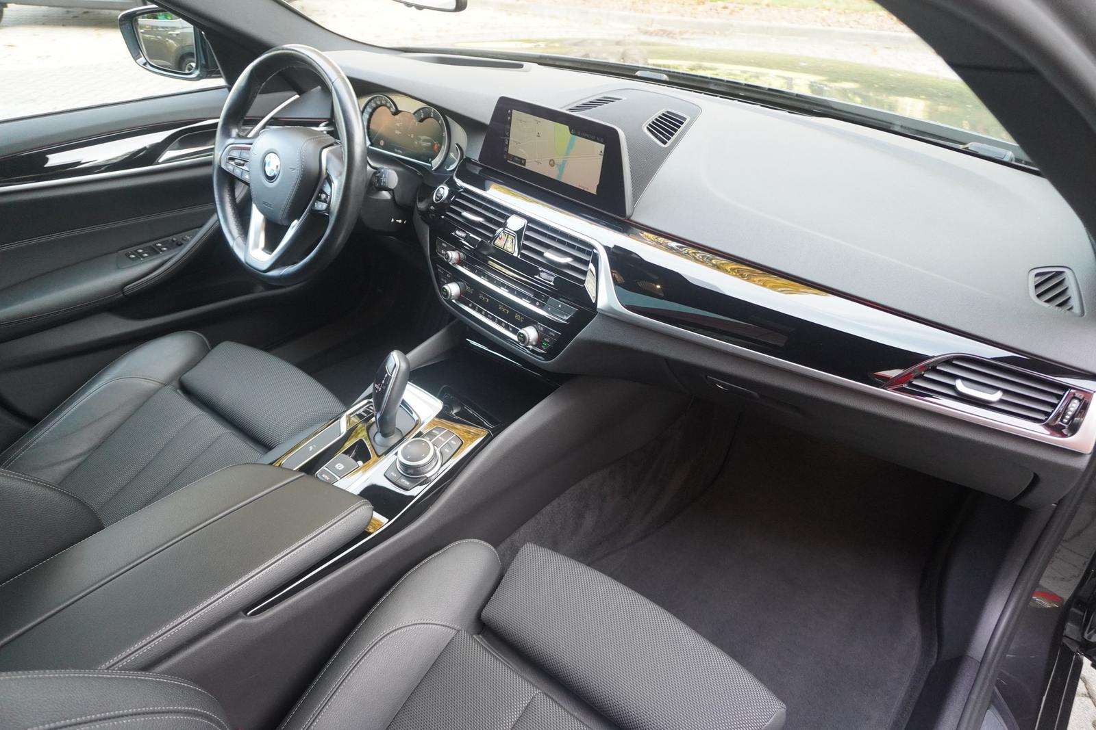 BMW 520i Sport Line Aut. Panorama ACC Kamera Head-Up