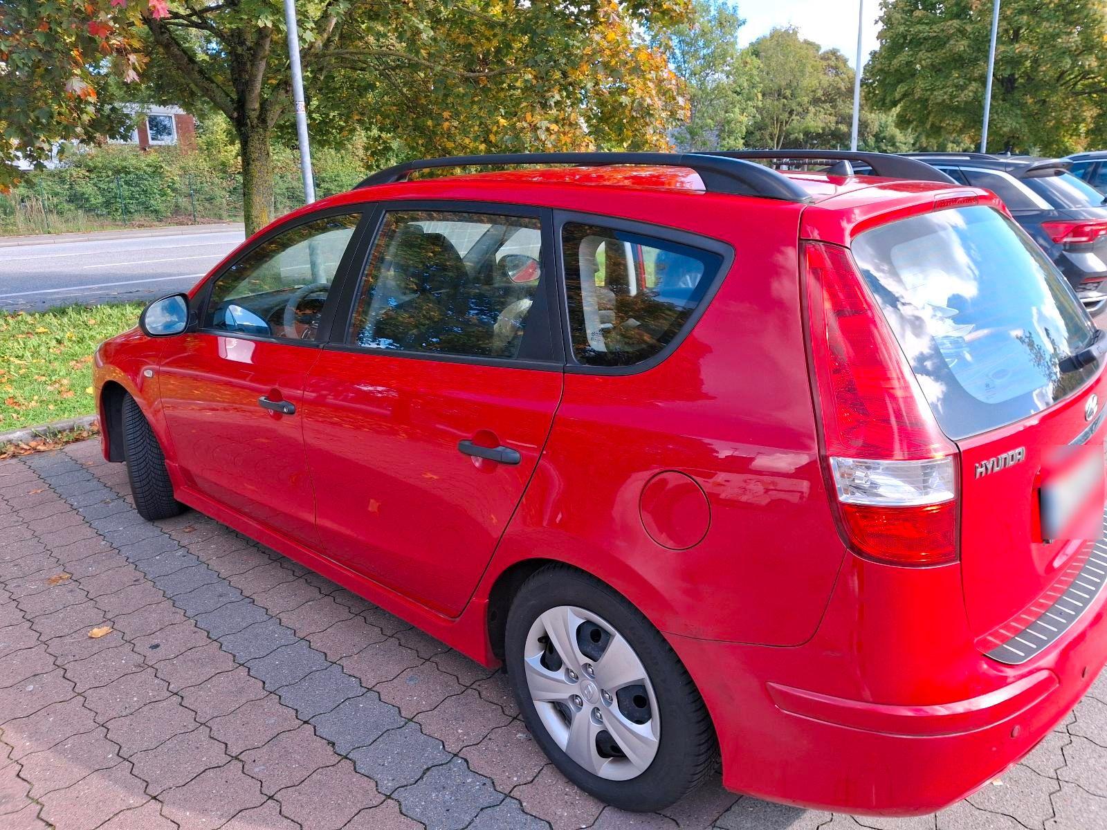 Hyundai i30 2011 — rear view