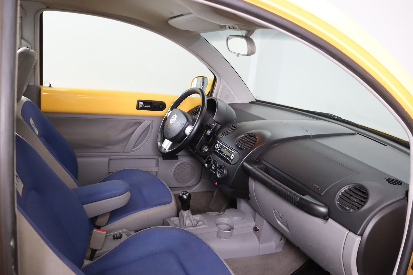 Fahrzeugabbildung Volkswagen New Beetle 1.6 en vogue * HU/AU bis 04.2026 *