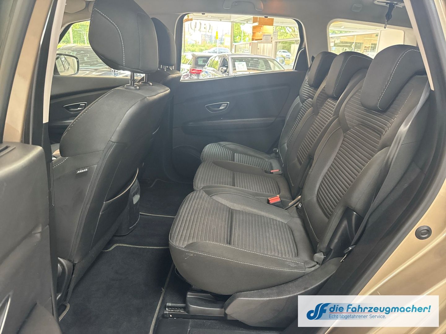 Fahrzeugabbildung Renault Scenic IV Grand Experience 1.5 dCi  DAB Keyless