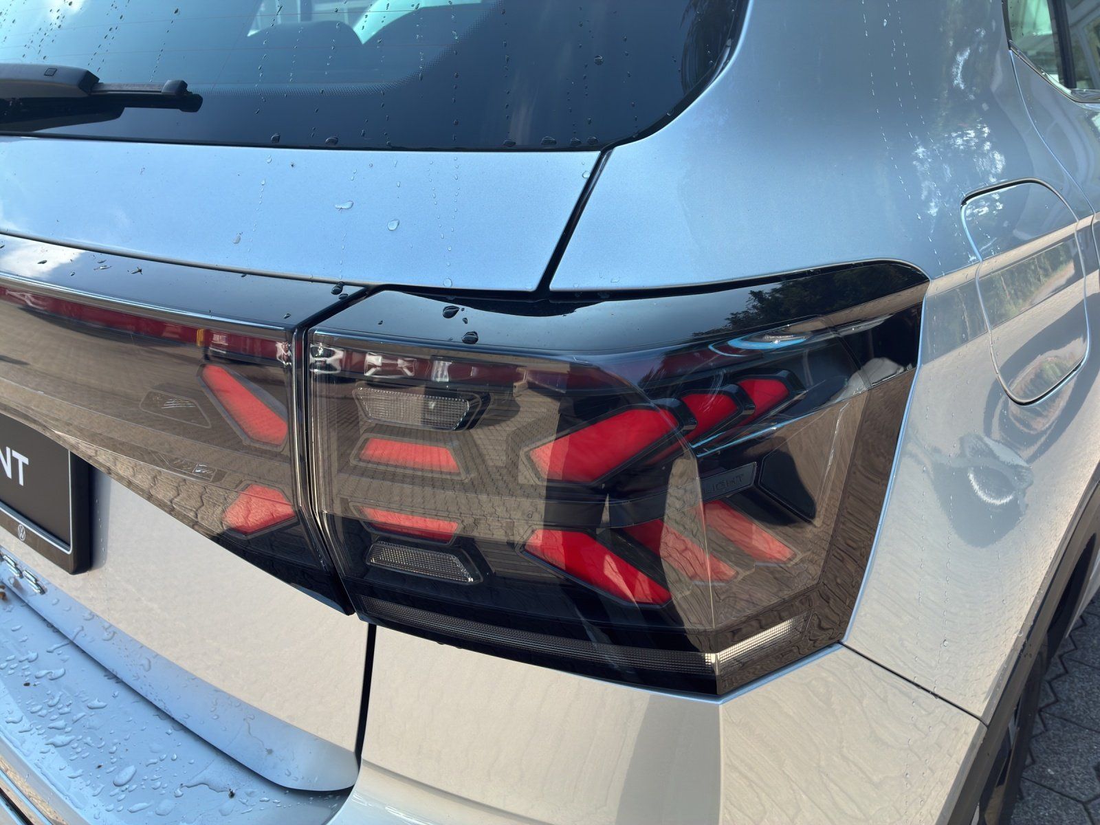 Fahrzeugabbildung Volkswagen T-Cross R-LINE 1.5 TSI.DSG.RF-Kamera.SH.Navi.LED