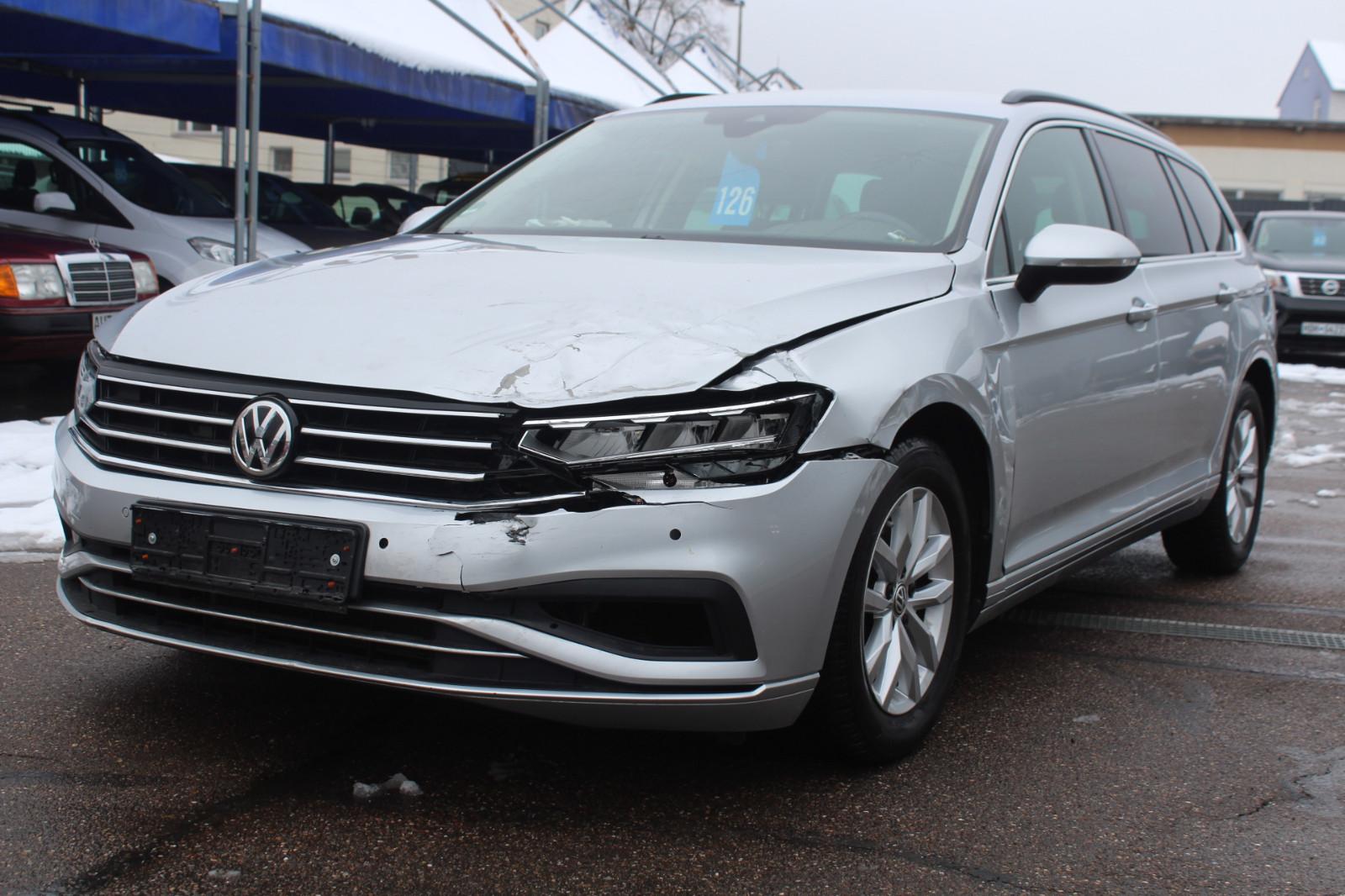 Volkswagen Passat Variant 1.5 TSI DSG Business *AHK/ACC/NAV