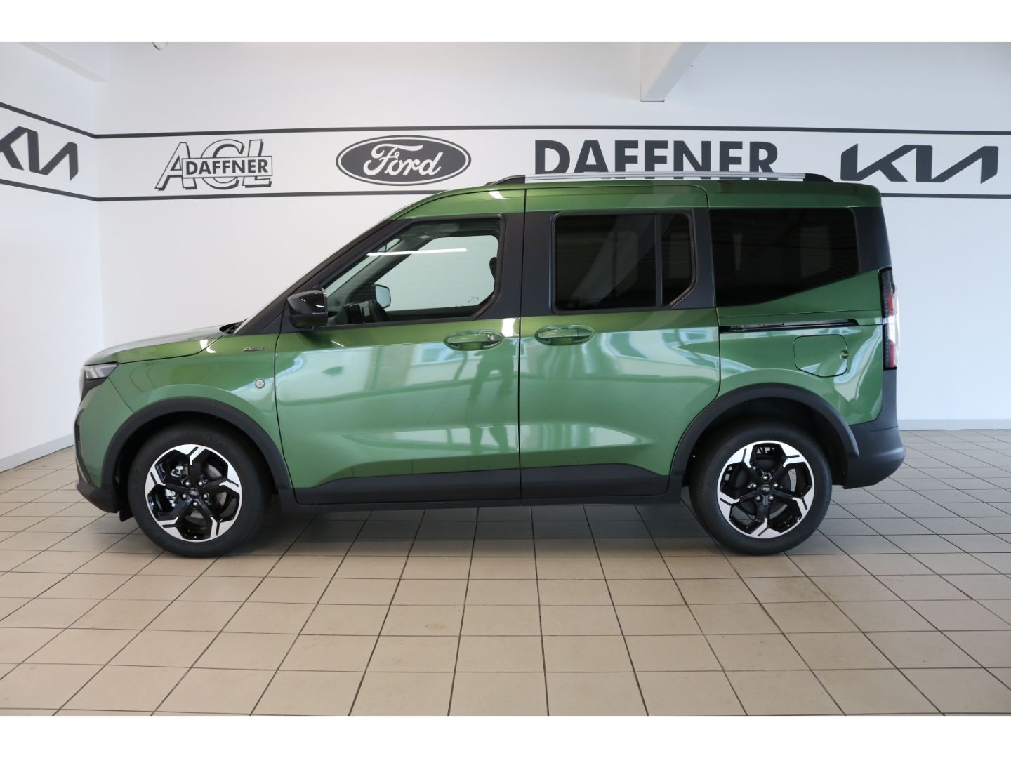 Fahrzeugabbildung Ford Tourneo Courier Active AUTOMATIK,