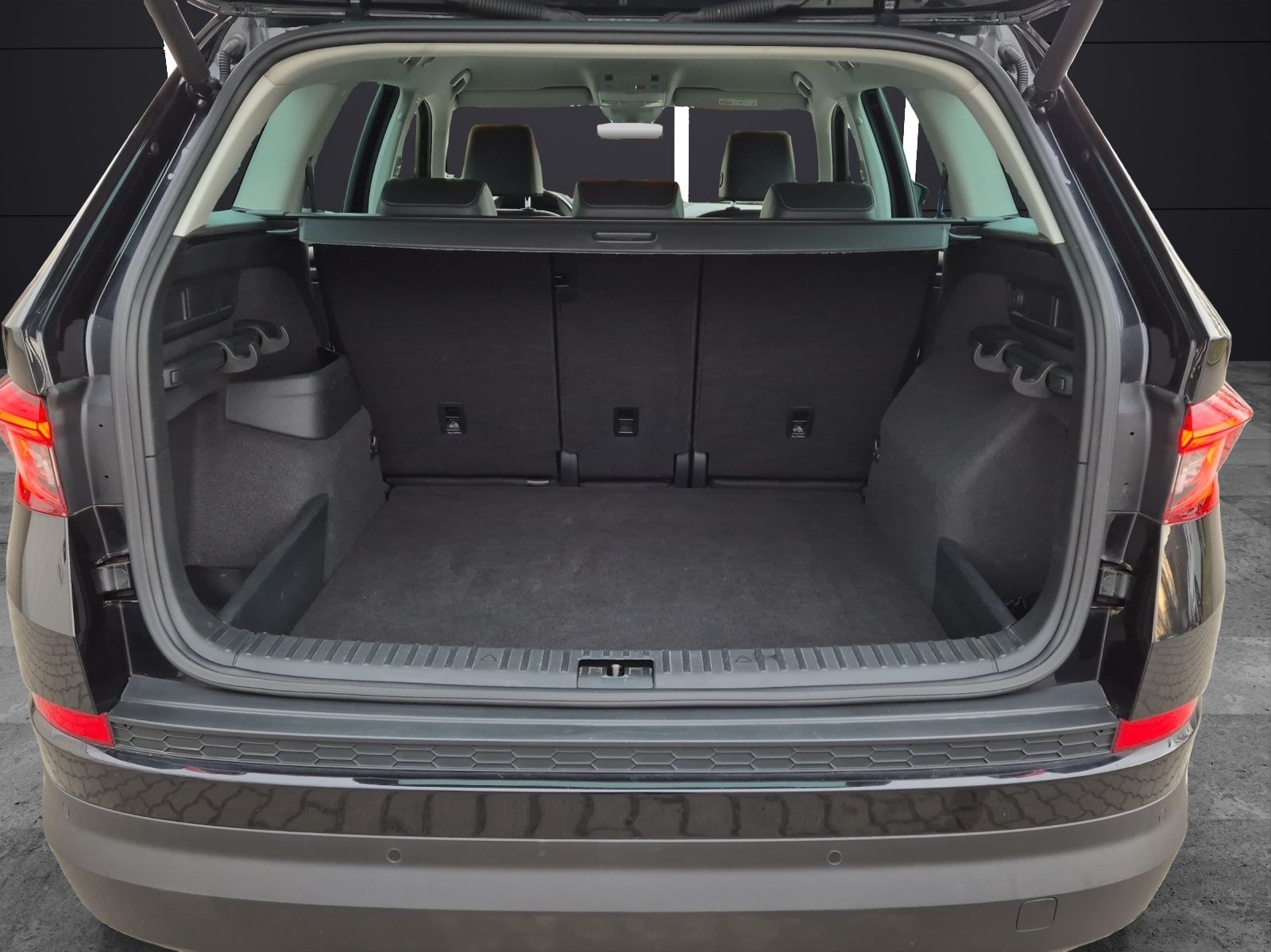Fahrzeugabbildung SKODA Kodiaq TSI Soleil DSG 4x4 Standhzg. Navi ACC RFK