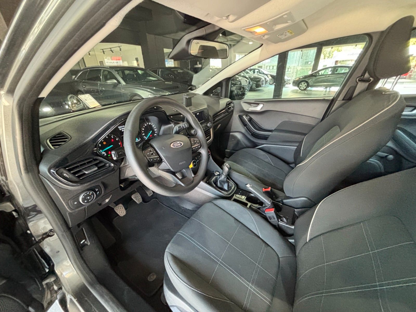 Fahrzeugabbildung Ford Fiesta Cool & Connect /Easy-Driver-Paket/TÜV NEU