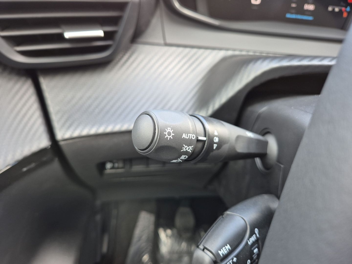 Peugeot 208 - Bild 25