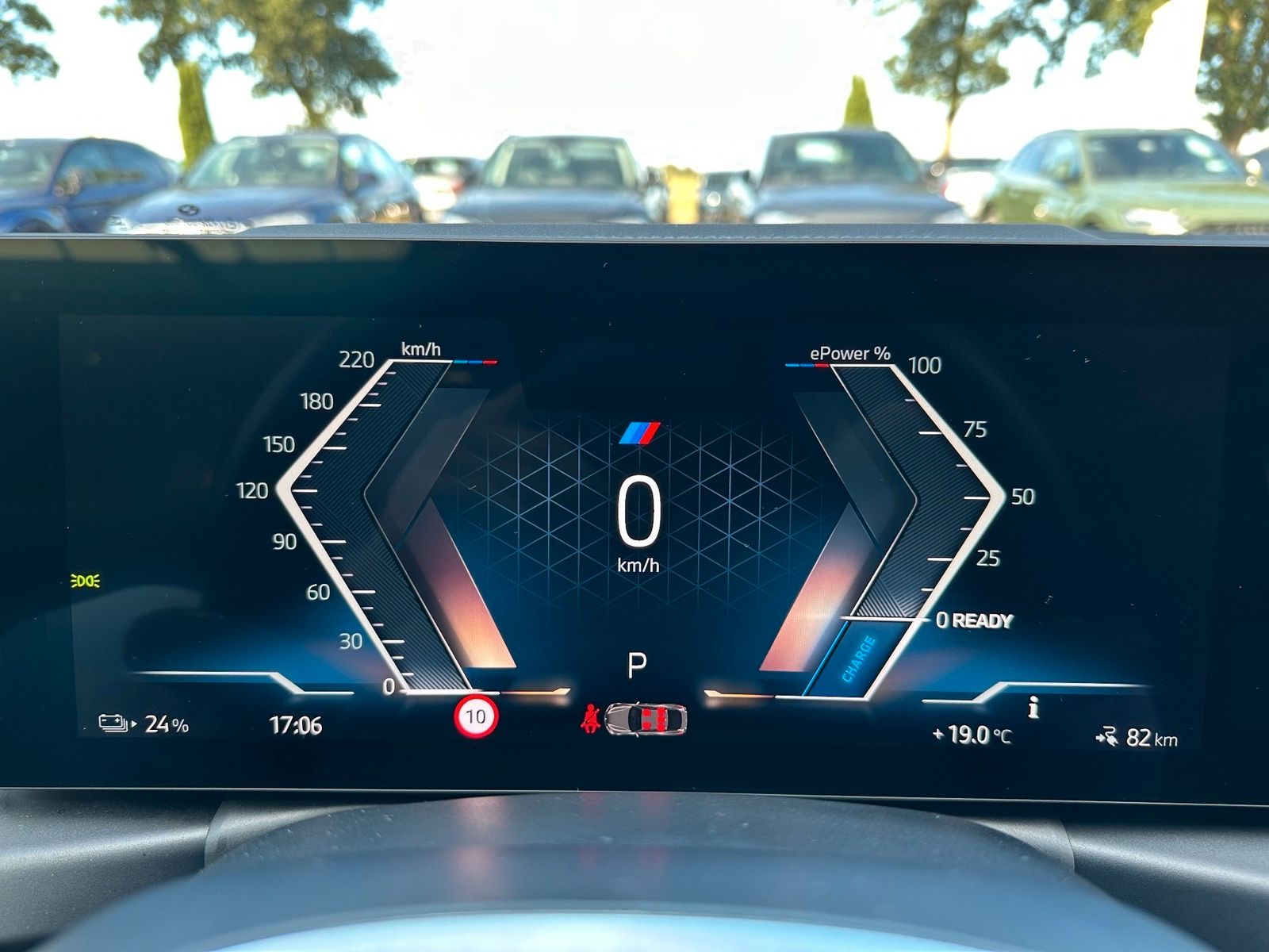 Fahrzeugabbildung BMW i4 eDrive40 Gran Coupe M-Sport NAV+LED+KAM+SHZ