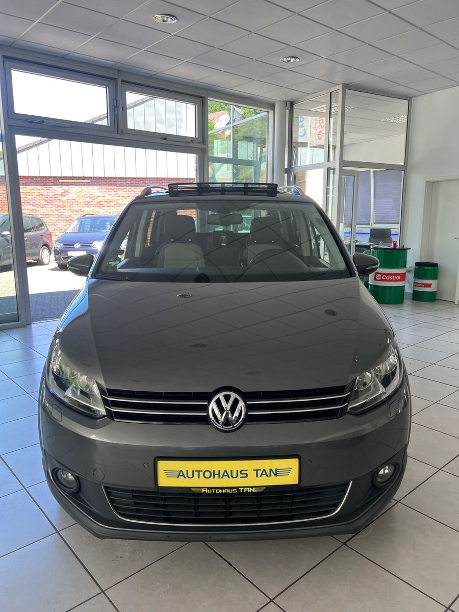 Fahrzeugabbildung Volkswagen Touran 1.4TSI CrossTouran * 7.Sitzer*PANO*KAMERA