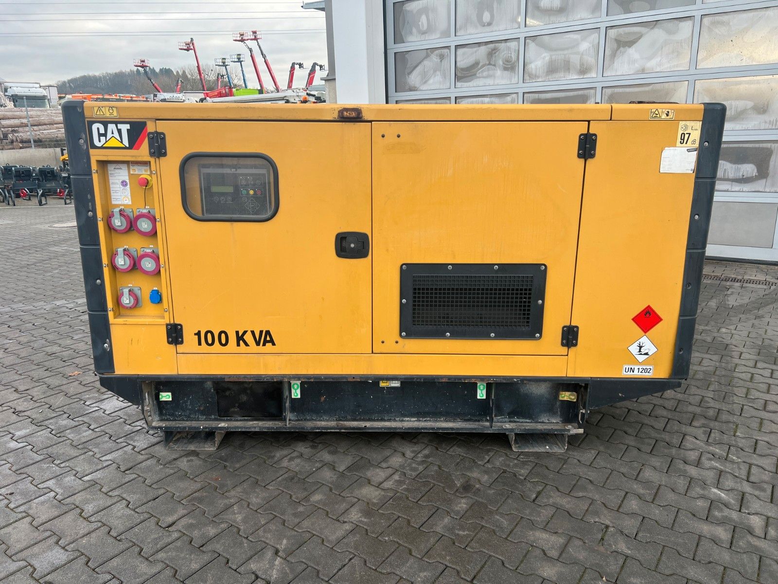 Fahrzeugabbildung CAT DE110E3 Stromerzeuger / 100KVA / 2018 / 15.403h
