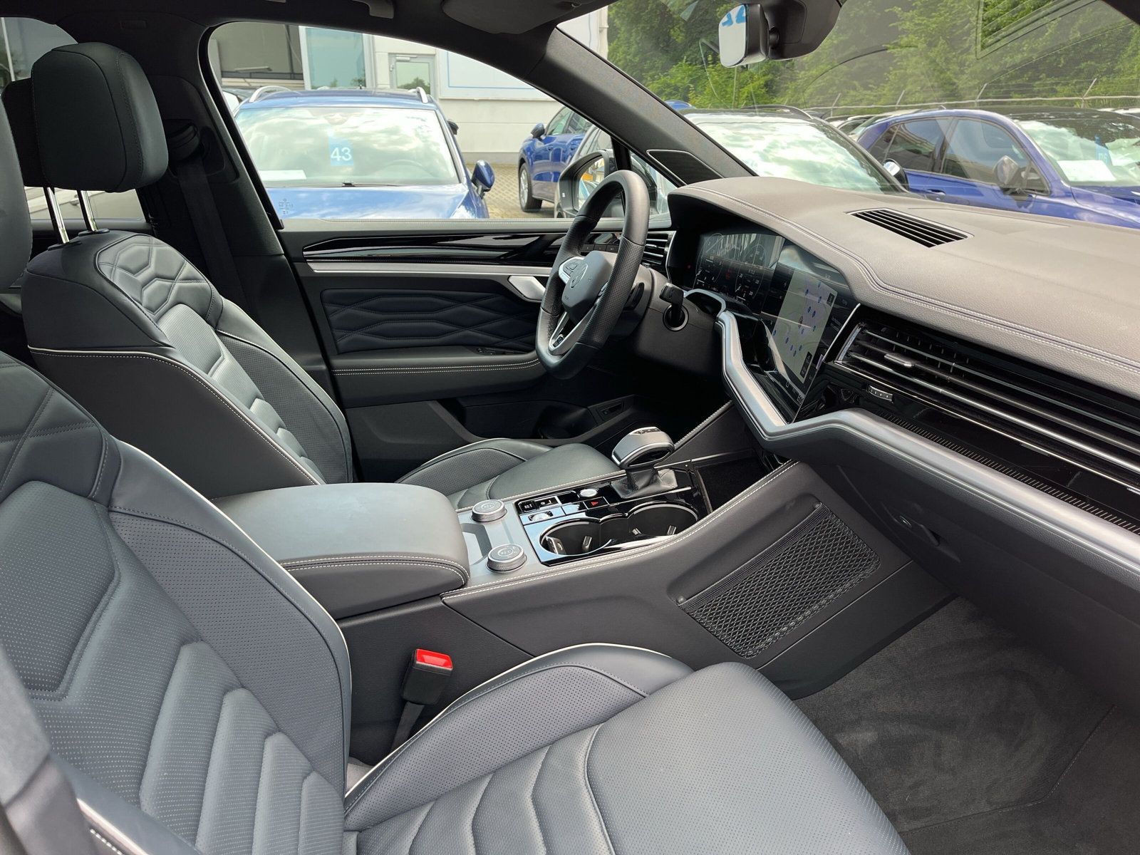 Touareg 3.0 TDI 4 Motion R-Line PANO Dynaudio R