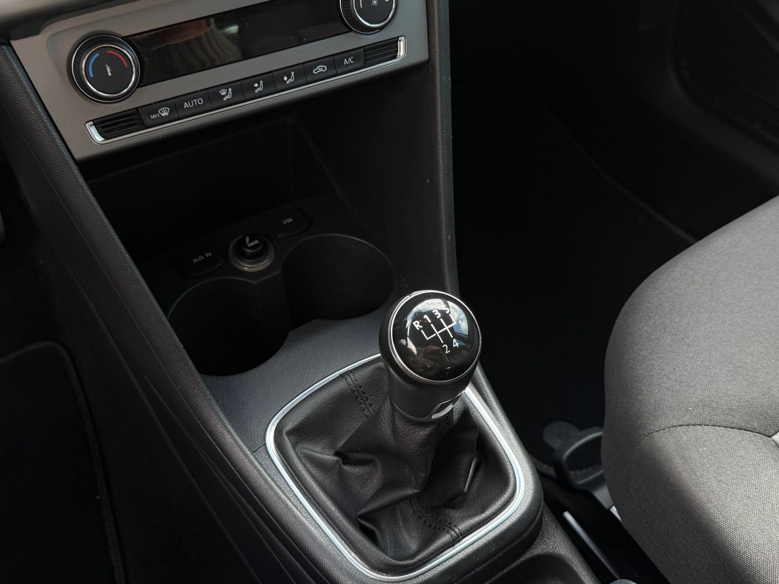 Fahrzeugabbildung Volkswagen Polo V Allstar 1.4 TDI Start-Stopp GRA Navi SHZ