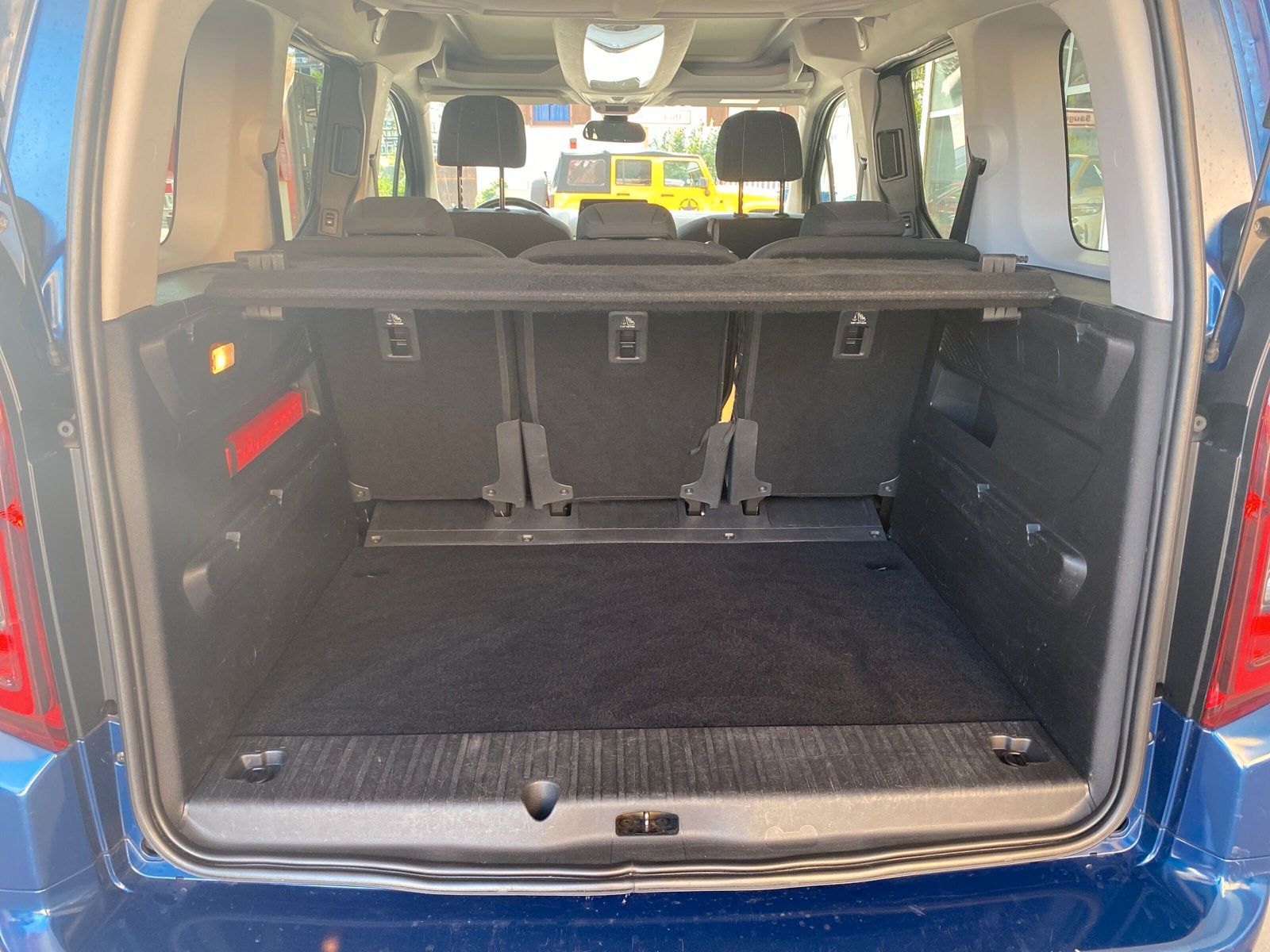 Fahrzeugabbildung Opel Combo Life E Innovation