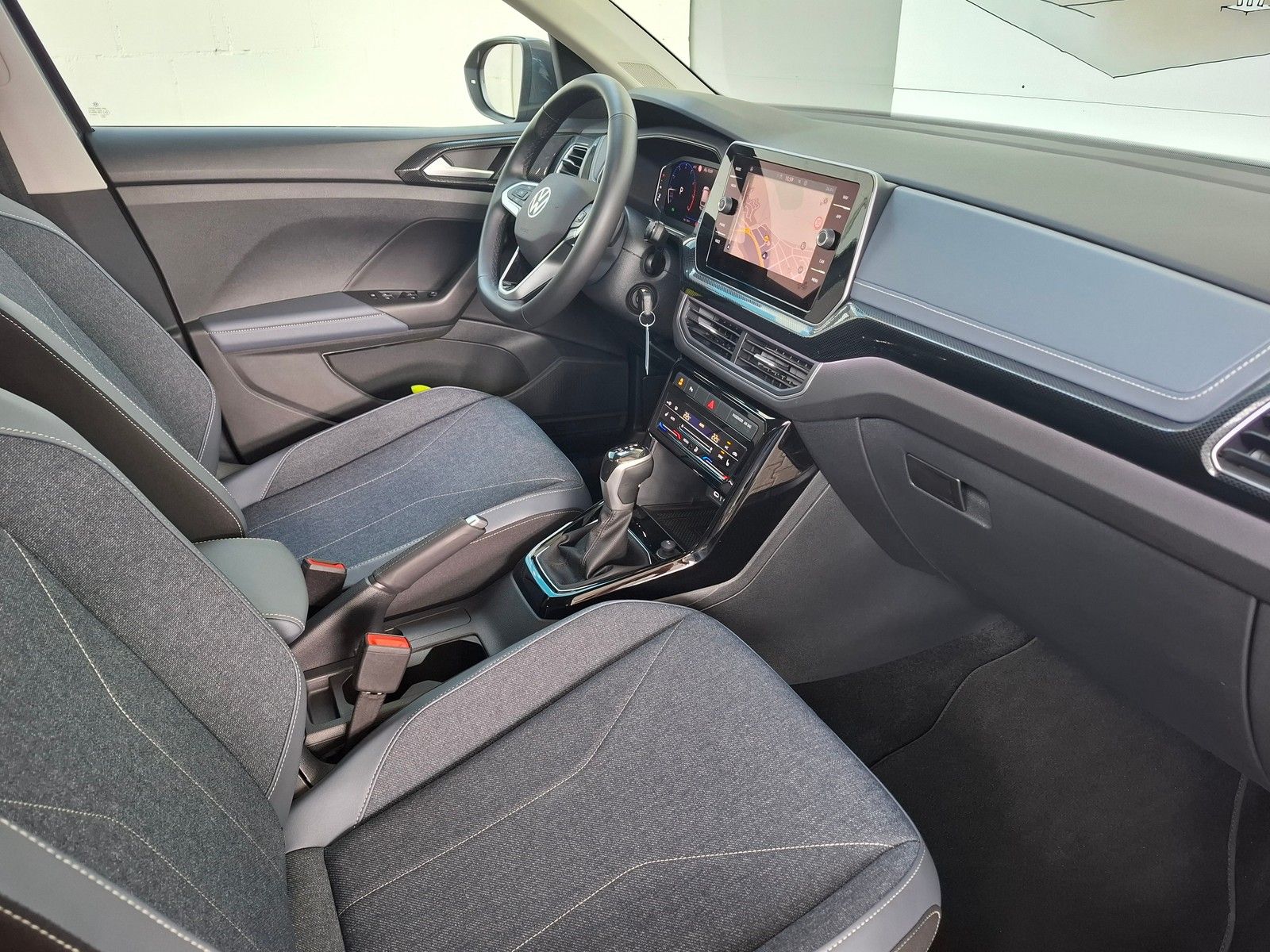 Fahrzeugabbildung Volkswagen T-Cross 1.0 TSI 85 Style DSG + AHK-IQ.Light+ACC