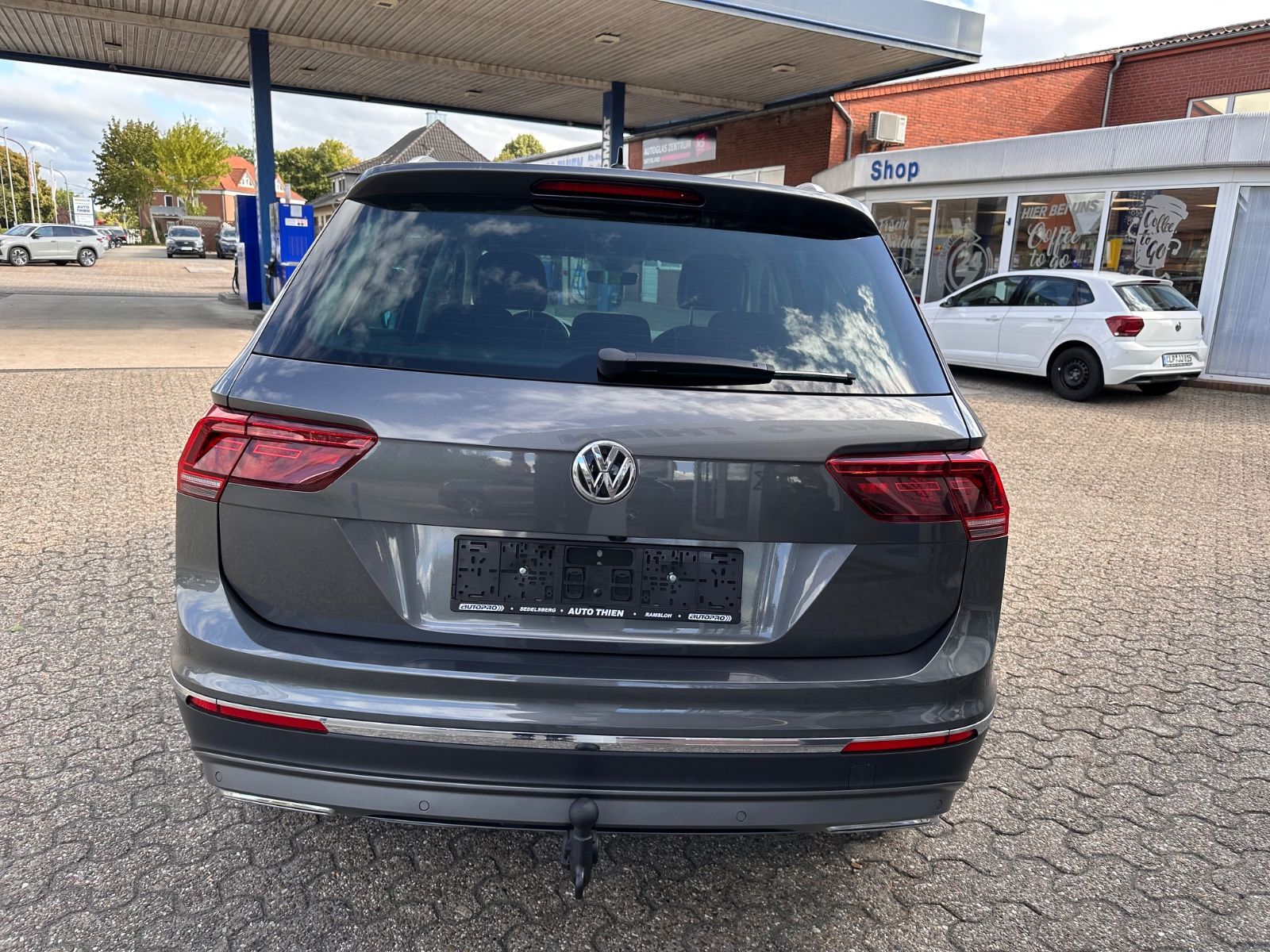 Fahrzeugabbildung Volkswagen Tiguan 2.0 TDI 4M Highline DSG AHK/HUD/Navi/LED