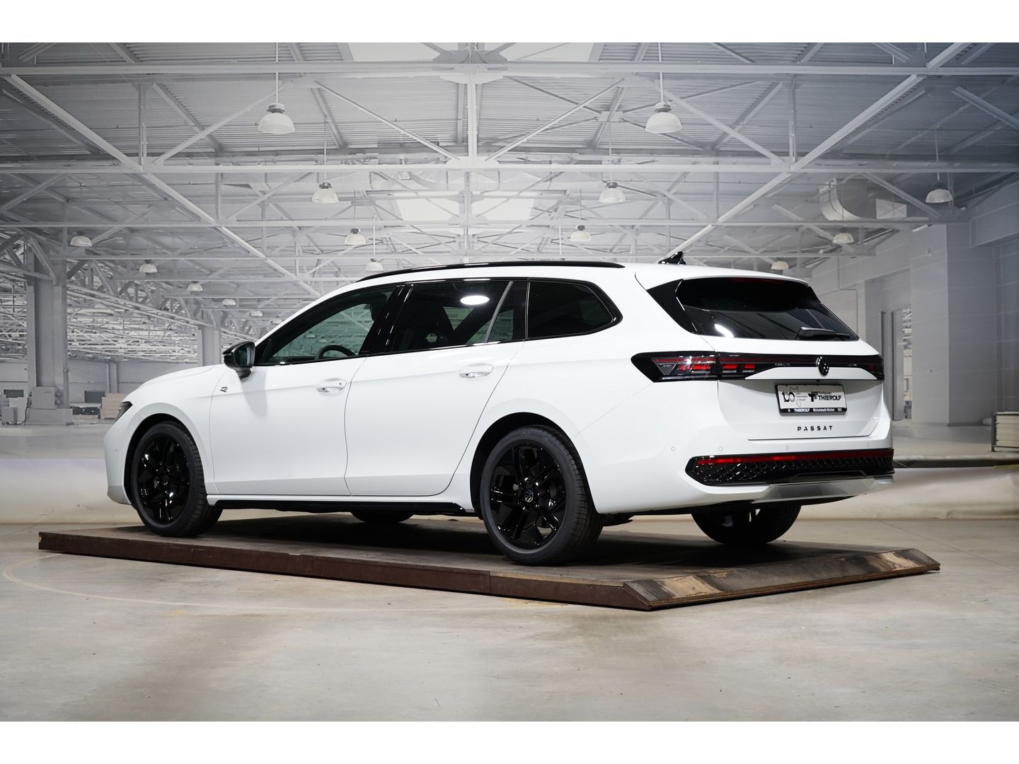 Volkswagen Passat Variant R-Line 2.0 TDI DSG Pano AHK Matri imagem 2